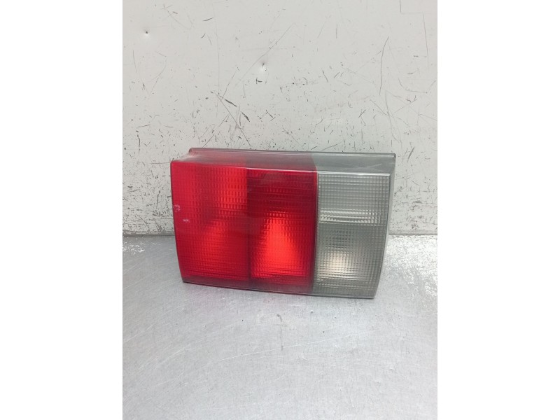 Recambio de piloto trasero derecho interior para audi 80 b4 sedán (8c2) 1.9 tdi referencia OEM IAM 8A09450931  