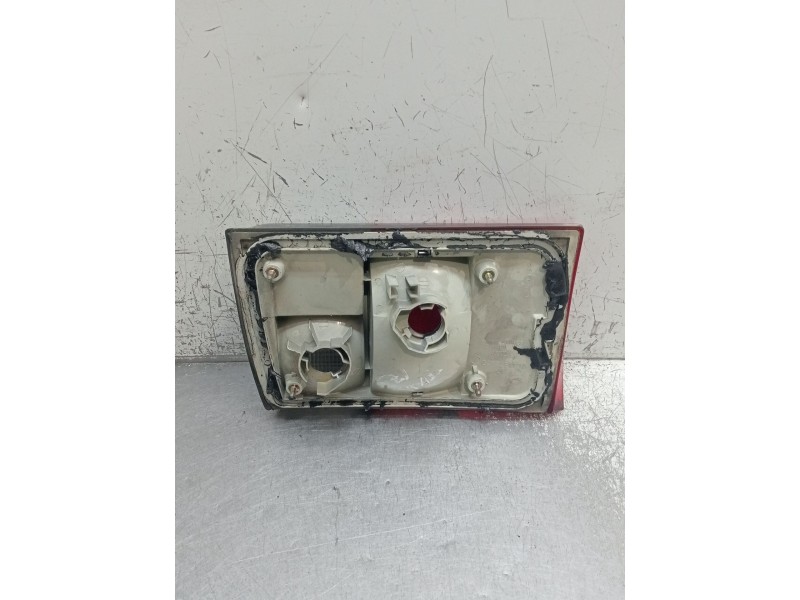 Recambio de piloto trasero derecho interior para audi 80 b4 sedán (8c2) 1.9 tdi referencia OEM IAM 8A09450931  