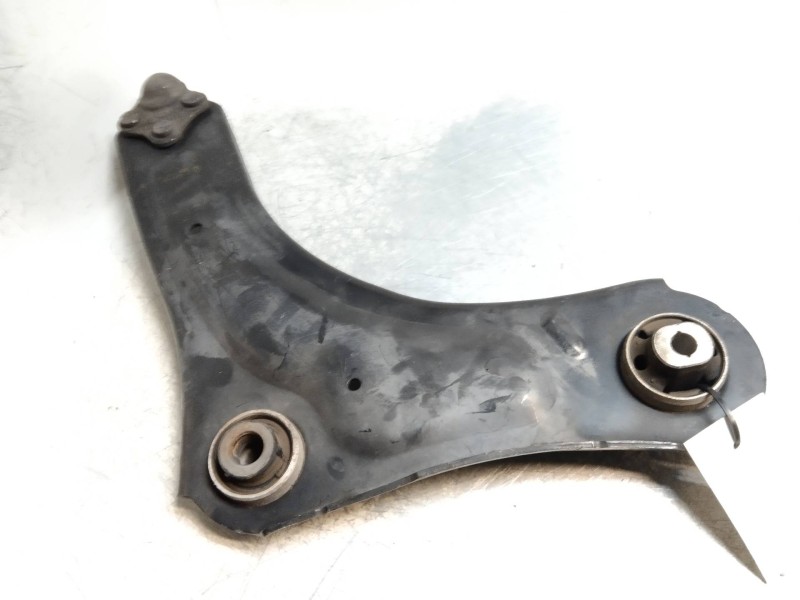 Recambio de brazo suspension inferior delantero izquierdo para renault megane iii coupe 1.6 16v referencia OEM IAM   