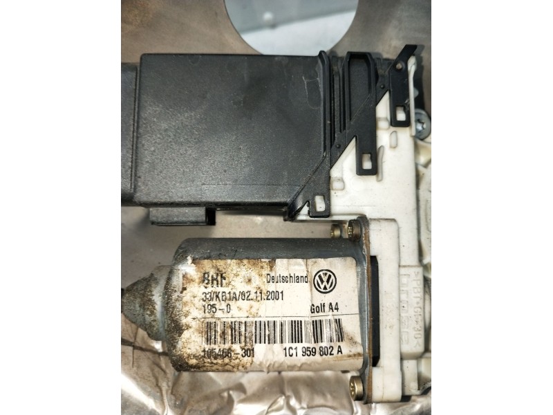 Recambio de elevalunas delantero derecho para volkswagen bora i (1j2) 1.9 tdi referencia OEM IAM 105466301 5P 