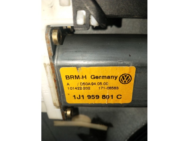 Recambio de elevalunas delantero izquierdo para volkswagen golf iv (1j1) 1.6 referencia OEM IAM 1J1959801C 3P 