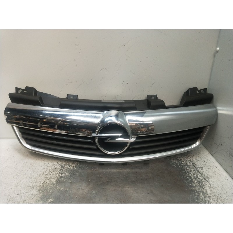 Recambio de rejilla delantera para opel zafira / zafira family b (a05) 1.7 cdti (m75) referencia OEM IAM 13136136 13150867 