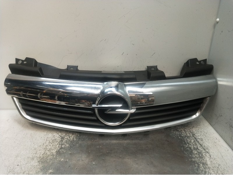Recambio de rejilla delantera para opel zafira / zafira family b (a05) 1.7 cdti (m75) referencia OEM IAM 13136136 13150867 
