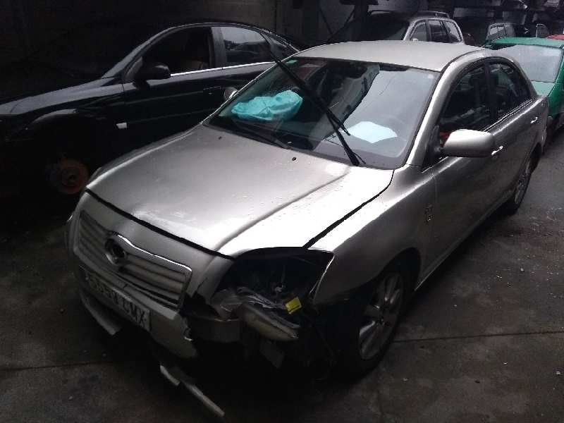 toyota avensis berlina (t25) del año 2003