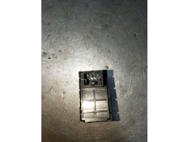 Recambio de mando elevalunas delantero derecho para fiat 500l (351_, 352_) 1.3 d multijet (199lxy1a, 199lxy11) referencia OEM IA