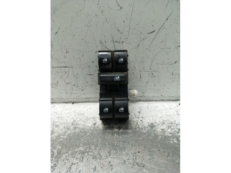 Recambio de mando elevalunas delantero izquierdo para fiat 500l (351_, 352_) 1.3 d multijet (199lxy1a, 199lxy11) referencia OEM 