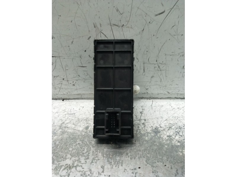 Recambio de mando elevalunas delantero izquierdo para fiat 500l (351_, 352_) 1.3 d multijet (199lxy1a, 199lxy11) referencia OEM 