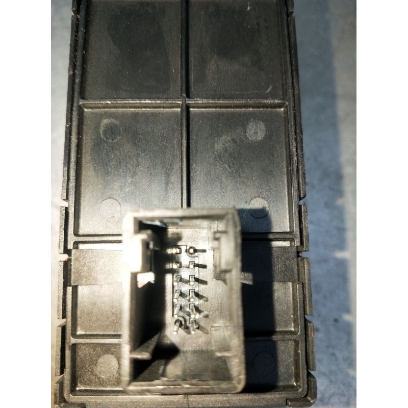 Recambio de mando elevalunas delantero izquierdo para fiat 500l (351_, 352_) 1.3 d multijet (199lxy1a, 199lxy11) referencia OEM 