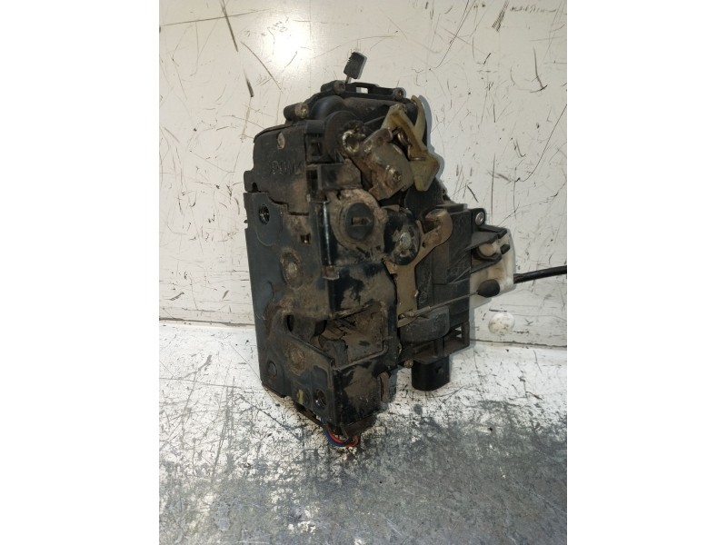 Recambio de motor cierre centralizado trasero izquierdo para volkswagen bora i (1j2) 1.9 tdi referencia OEM IAM  5P 