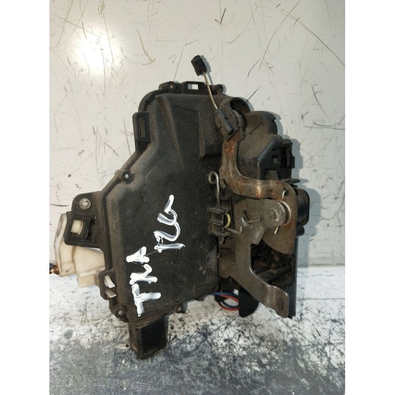 Recambio de motor cierre centralizado trasero izquierdo para volkswagen bora i (1j2) 1.9 tdi referencia OEM IAM  5P 