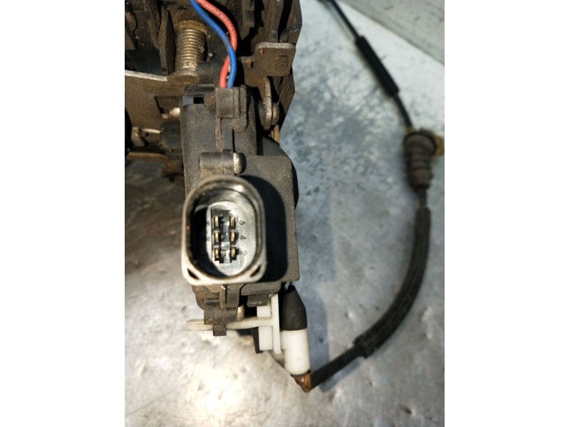 Recambio de motor cierre centralizado trasero izquierdo para volkswagen bora i (1j2) 1.9 tdi referencia OEM IAM  5P 