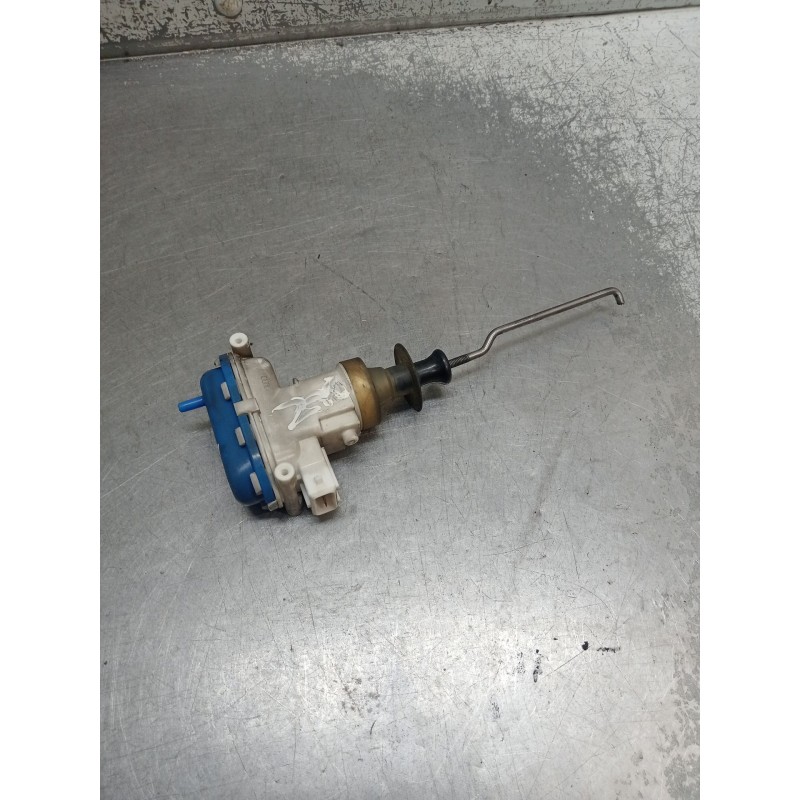 Recambio de motor cierre centralizado delantero derecho para audi 80 b4 sedán (8c2) 1.9 tdi referencia OEM IAM 8A0862153 5P 