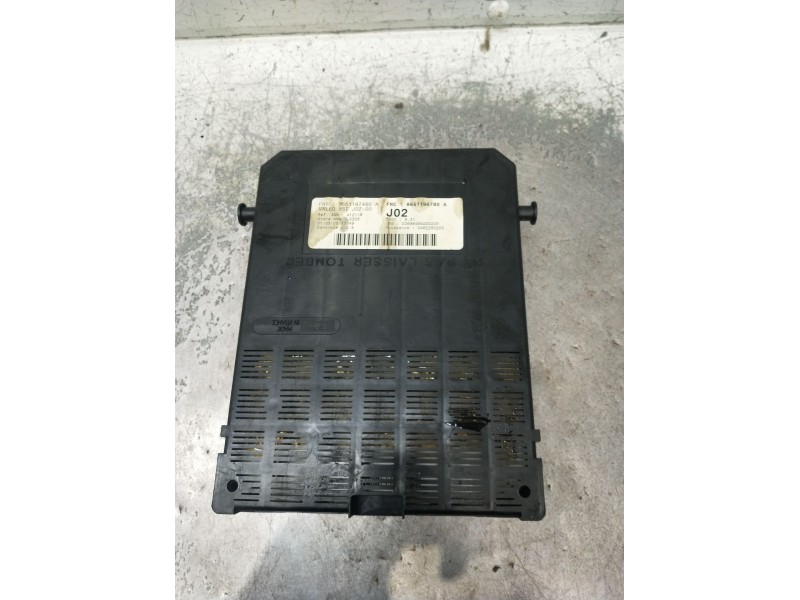 Recambio de caja reles / fusibles para peugeot 307 sw (3h) 1.6 hdi 110 referencia OEM IAM 9651196780A BSIJ0200 9651197480