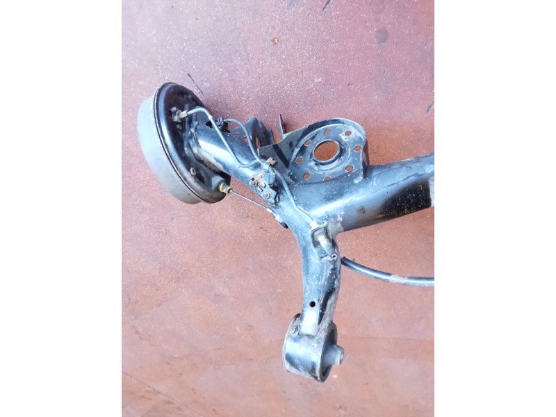 Recambio de puente trasero para toyota yaris (_p9_) 1.4 d-4d (nlp90_) referencia OEM IAM TAMBOR/ABS  