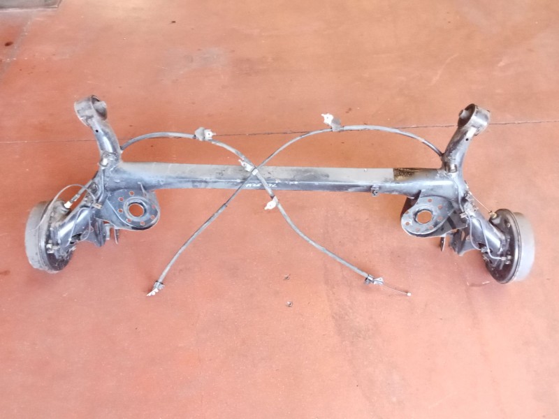 Recambio de puente trasero para toyota yaris (_p9_) 1.4 d-4d (nlp90_) referencia OEM IAM TAMBOR/ABS  