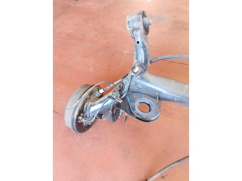 Recambio de puente trasero para toyota yaris (_p9_) 1.4 d-4d (nlp90_) referencia OEM IAM TAMBOR/ABS  
