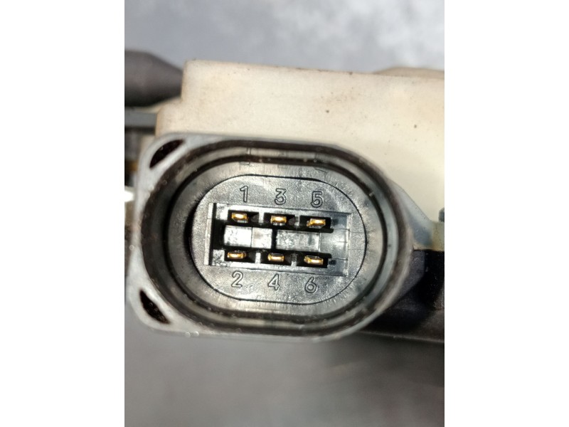 Recambio de motor cierre centralizado trasero derecho para volkswagen bora i (1j2) 1.9 tdi referencia OEM IAM 3B4839016AL  