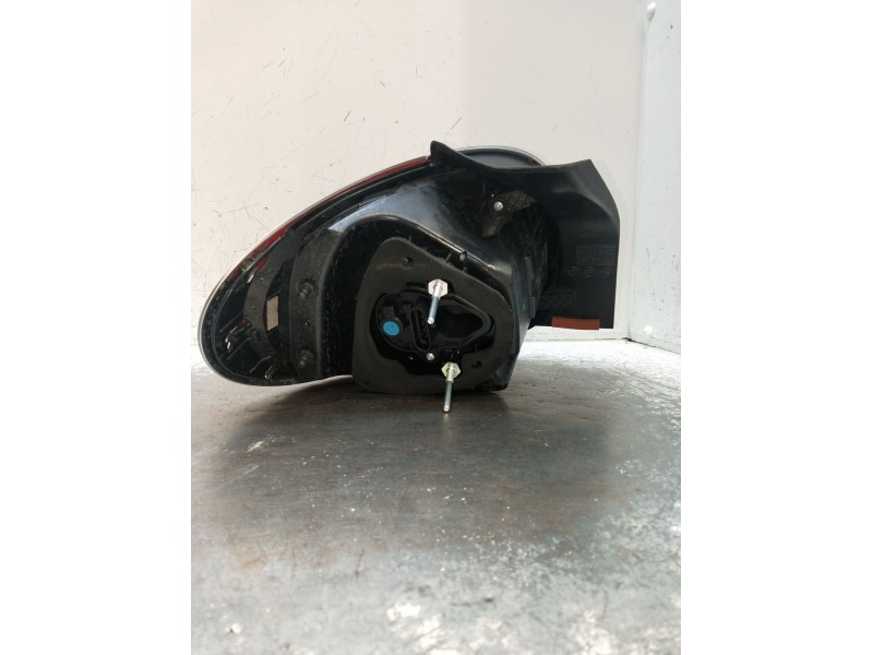 Recambio de piloto trasero derecho para fiat 500l (351_, 352_) 1.3 d multijet (199lxy1a, 199lxy11) referencia OEM IAM 519450580 