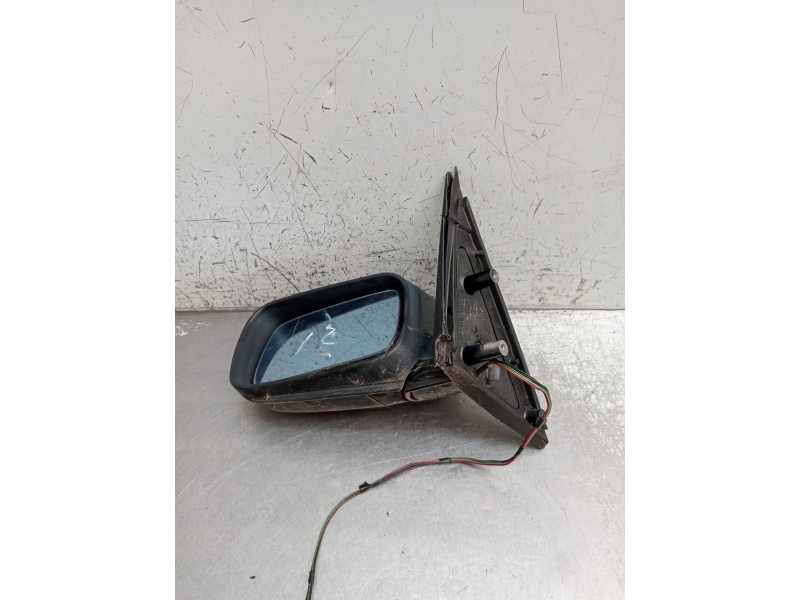 Recambio de retrovisor izquierdo para bmw 5 (e39) 520 i referencia OEM IAM ELÉCTRICO 1 ENCHUFE 5 CABLES 