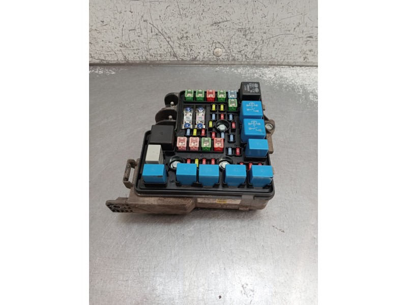 Recambio de caja reles / fusibles para hyundai elantra iii sedán (xd) 1.6 referencia OEM IAM 919502H020  