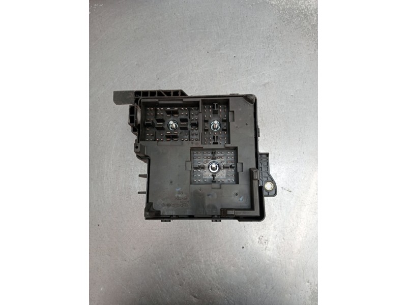 Recambio de caja reles / fusibles para hyundai elantra iii sedán (xd) 1.6 referencia OEM IAM 919502H020  