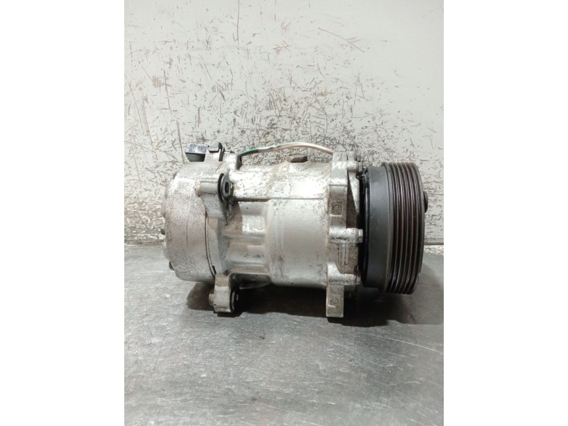 Recambio de compresor aire acondicionado para volkswagen golf iv (1j1) 1.6 referencia OEM IAM 1J0820803F  