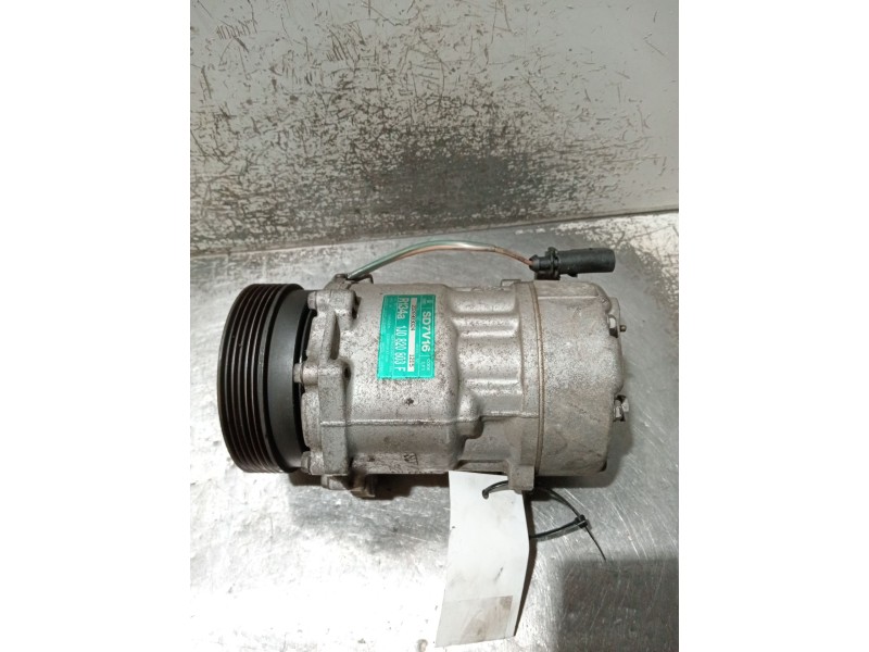 Recambio de compresor aire acondicionado para volkswagen golf iv (1j1) 1.6 referencia OEM IAM 1J0820803F  