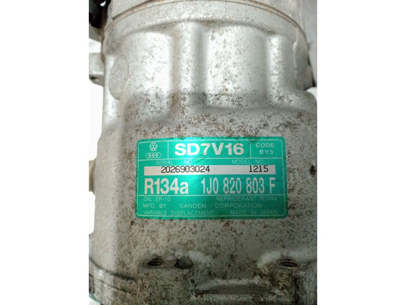 Recambio de compresor aire acondicionado para volkswagen golf iv (1j1) 1.6 referencia OEM IAM 1J0820803F  