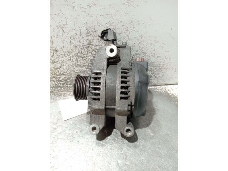 Recambio de alternador para toyota avensis sedán (_t27_) 2.0 d-4d (adt270_) referencia OEM IAM 1042104521  