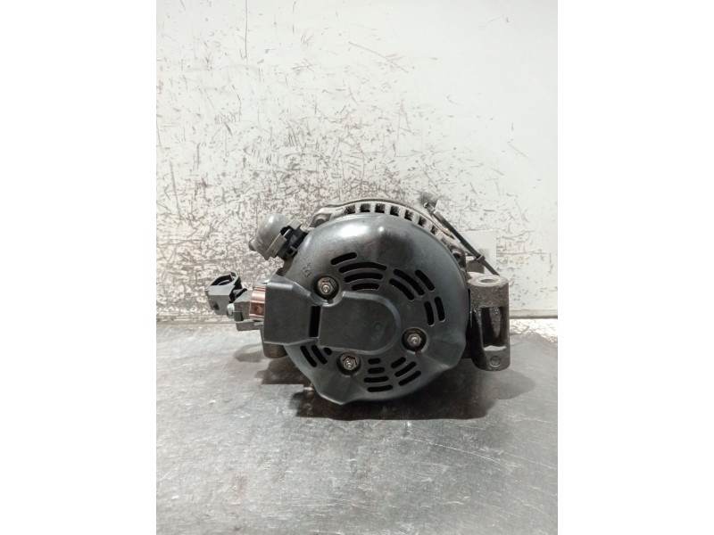 Recambio de alternador para toyota avensis sedán (_t27_) 2.0 d-4d (adt270_) referencia OEM IAM 1042104521  