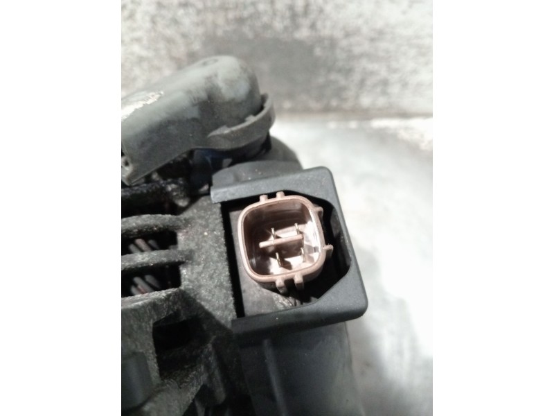 Recambio de alternador para toyota avensis sedán (_t27_) 2.0 d-4d (adt270_) referencia OEM IAM 1042104521  