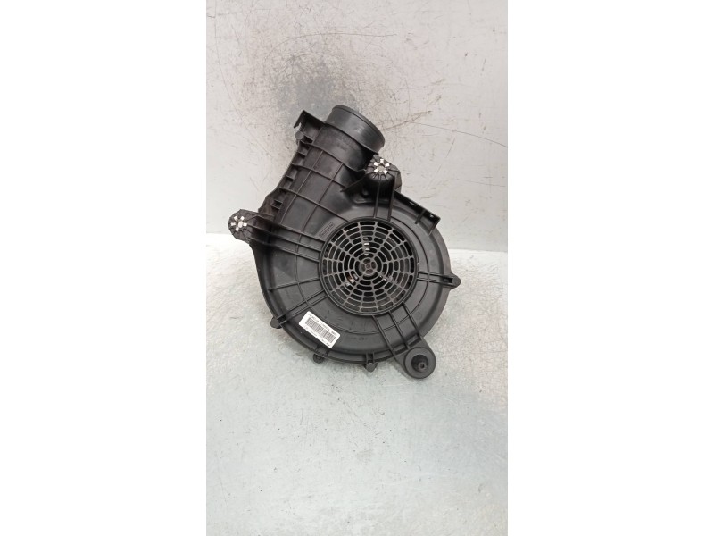 Recambio de electroventilador para renault zoe entry referencia OEM IAM 290924004R 1174557X 