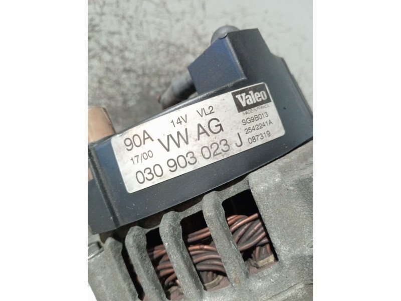 Recambio de alternador para volkswagen golf iv (1j1) 1.6 referencia OEM IAM 030903023J 90A 