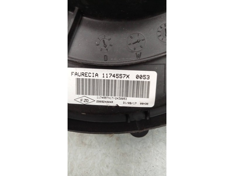 Recambio de electroventilador para renault zoe entry referencia OEM IAM 290924004R 1174557X 
