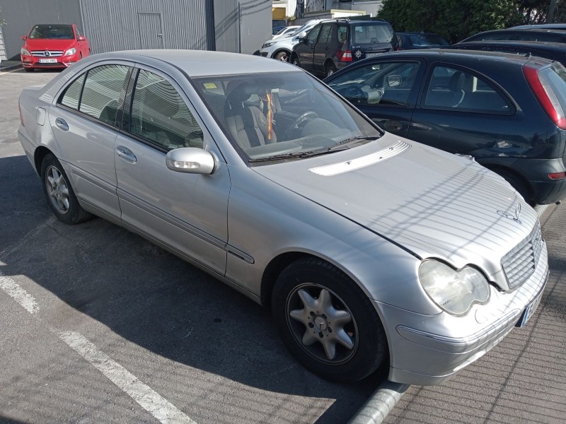 mercedes-benz clase c (w203) del año 2001