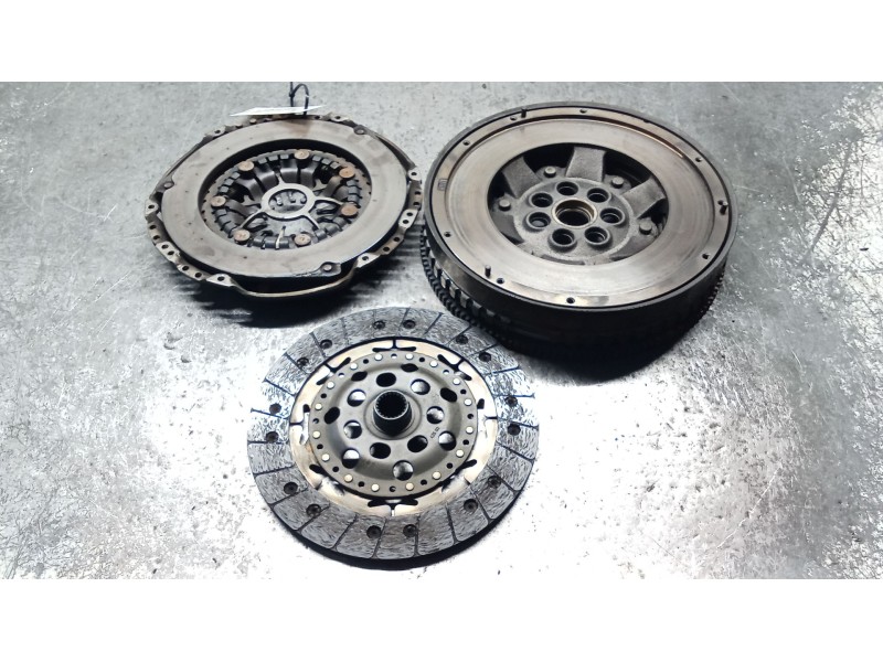 Recambio de kit embrague para renault scénic ii (jm0/1_) 1.9 dci (jm0g, jm12, jm1g, jm2c) referencia OEM IAM 324036310  