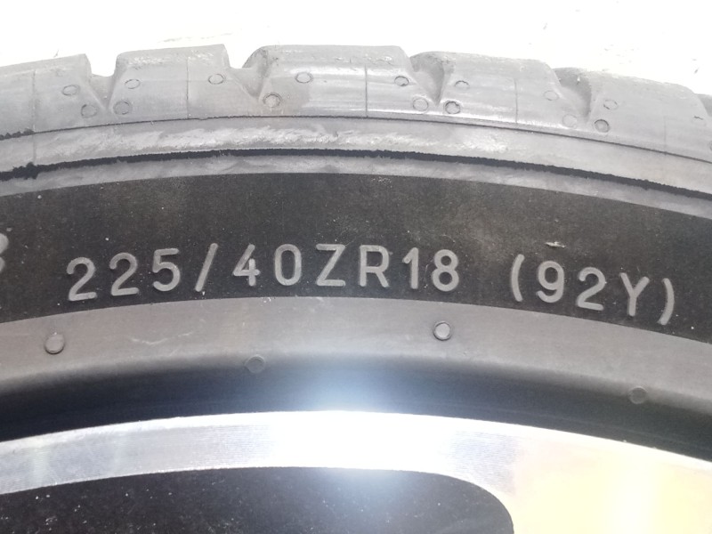 Recambio de juego llantas para kia cee´d (jd) 1.6 gt referencia OEM IAM 225/40 R18 92Y  