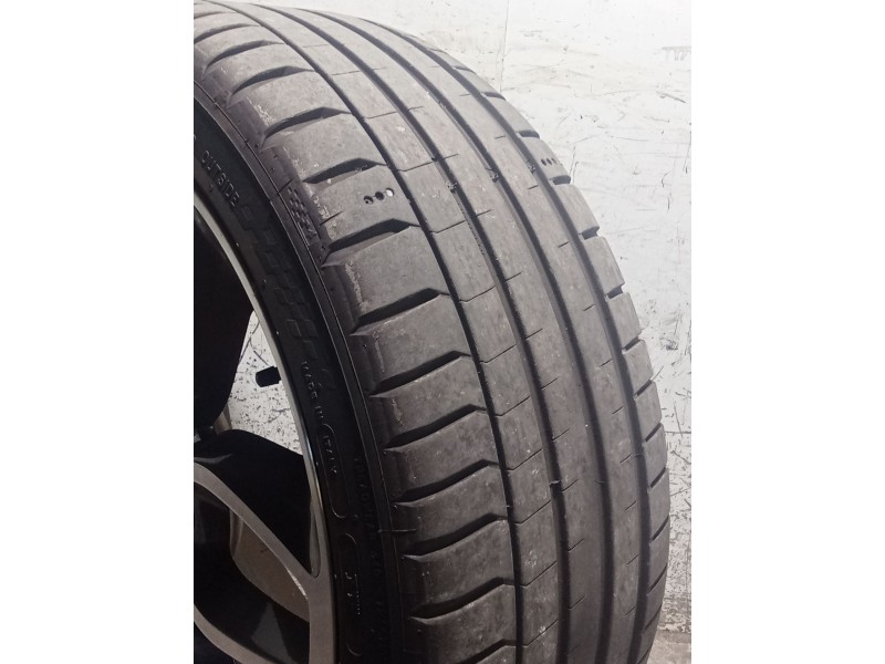 Recambio de juego llantas para kia cee´d (jd) 1.6 gt referencia OEM IAM 225/40 R18 92Y  