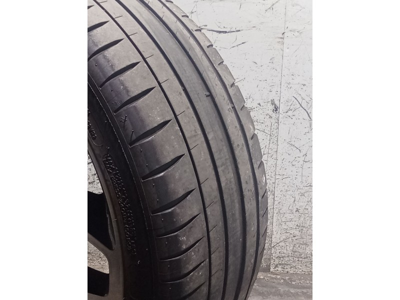 Recambio de juego llantas para kia cee´d (jd) 1.6 gt referencia OEM IAM 225/40 R18 92Y  