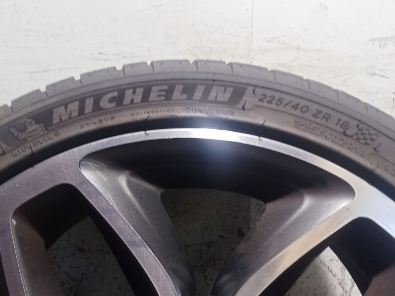 Recambio de juego llantas para kia cee´d (jd) 1.6 gt referencia OEM IAM 225/40 R18 92Y  