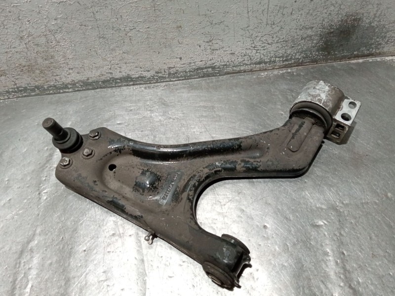 Recambio de brazo suspension inferior delantero derecho para saab 9-5 (ys3e) 2.3 turbo referencia OEM IAM 5236658  