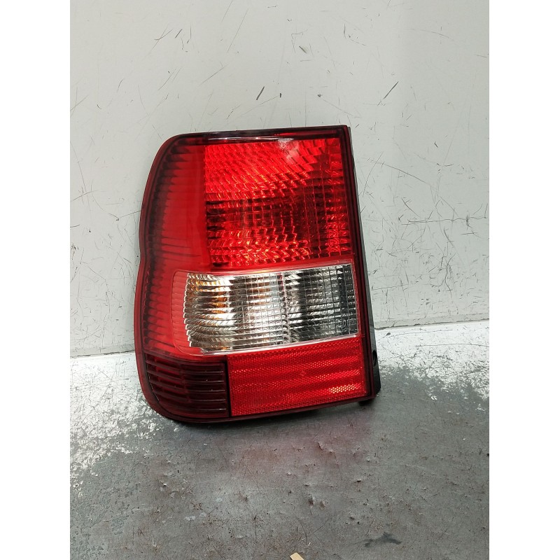 Recambio de piloto trasero izquierdo para mitsubishi montero io i (h6_w, h7_w) 1.8 gdi (h66w, h76w) referencia OEM IAM 28710102 
