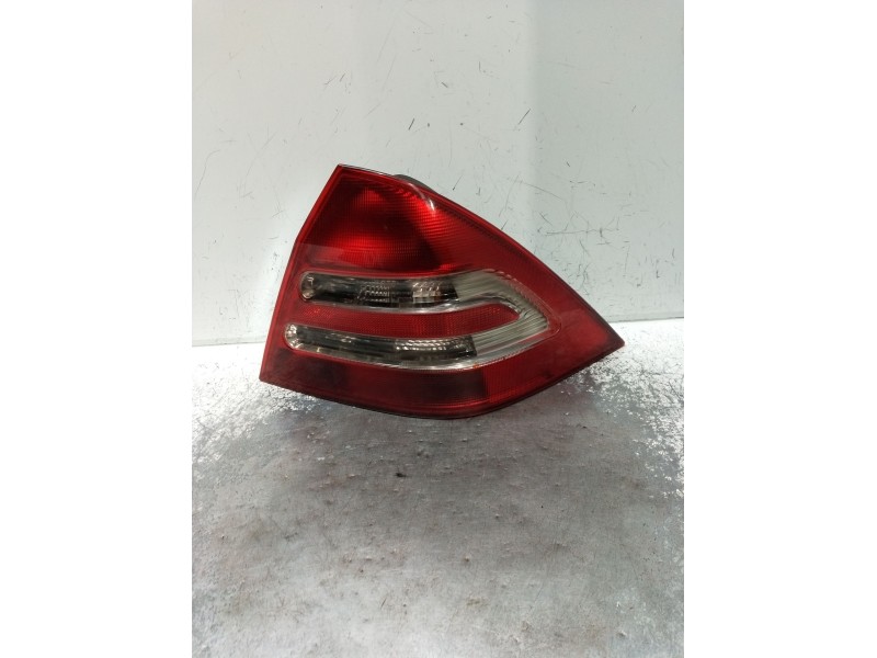 Recambio de piloto trasero derecho para mercedes-benz clase c (w203) c 220 cdi (203.006) referencia OEM IAM   