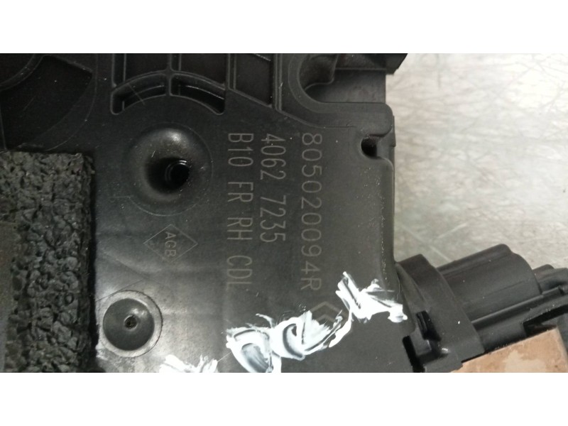 Recambio de motor cierre centralizado delantero derecho para renault zoe entry referencia OEM IAM 805020094R  