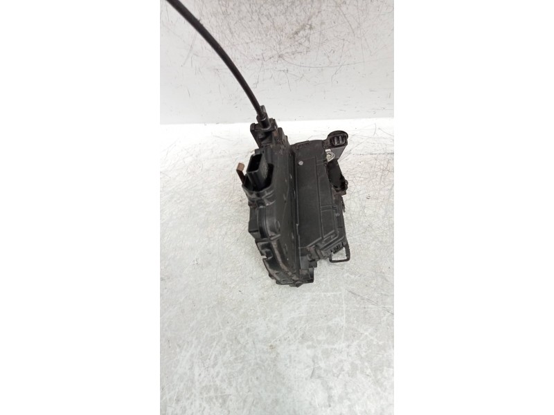 Recambio de motor cierre centralizado delantero derecho para renault zoe entry referencia OEM IAM 805020094R  