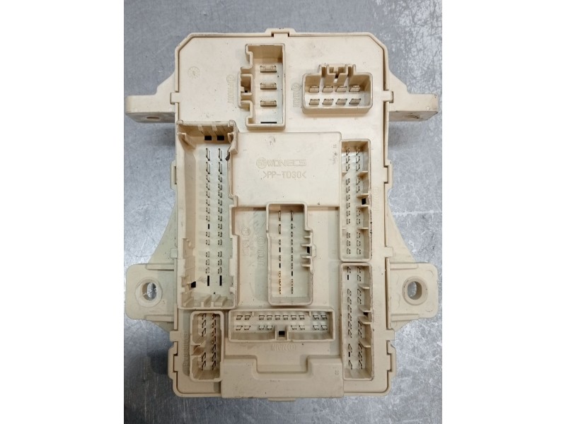 Recambio de caja reles / fusibles para hyundai elantra iii sedán (xd) 1.6 referencia OEM IAM 919502H510  919502H500
