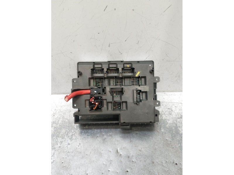 Recambio de caja reles / fusibles para bmw 3 touring (e91) 320 d referencia OEM IAM 17925000000A 911944603 
