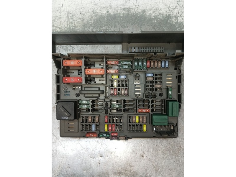 Recambio de caja reles / fusibles para bmw 3 touring (e91) 320 d referencia OEM IAM 17925000000A 911944603 