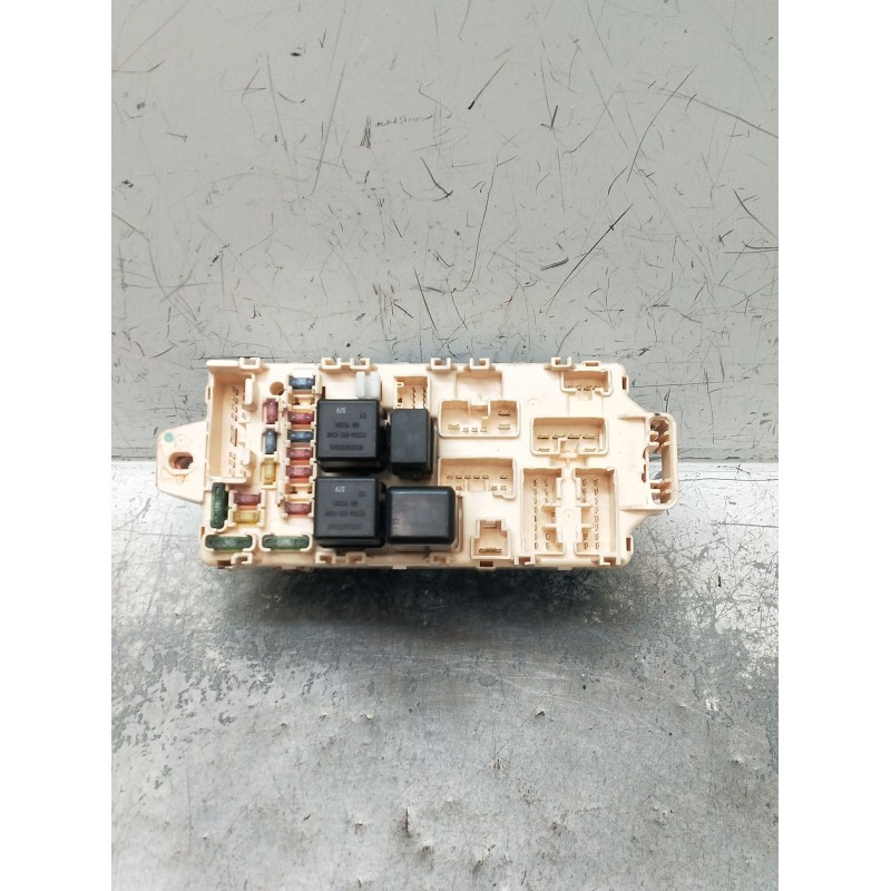 Recambio de caja reles / fusibles para mitsubishi montero io i (h6_w, h7_w) 1.8 gdi (h66w, h76w) referencia OEM IAM MR445952  