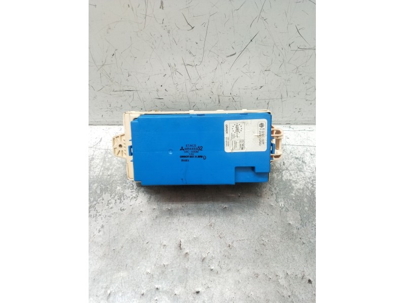 Recambio de caja reles / fusibles para mitsubishi montero io i (h6_w, h7_w) 1.8 gdi (h66w, h76w) referencia OEM IAM MR445952  